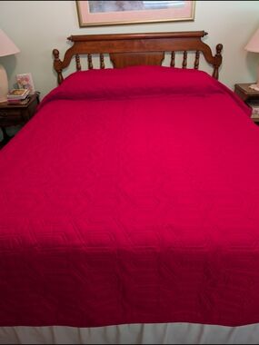 Classic Solid Red Quilt Coverlet - Home Bedding NWOT